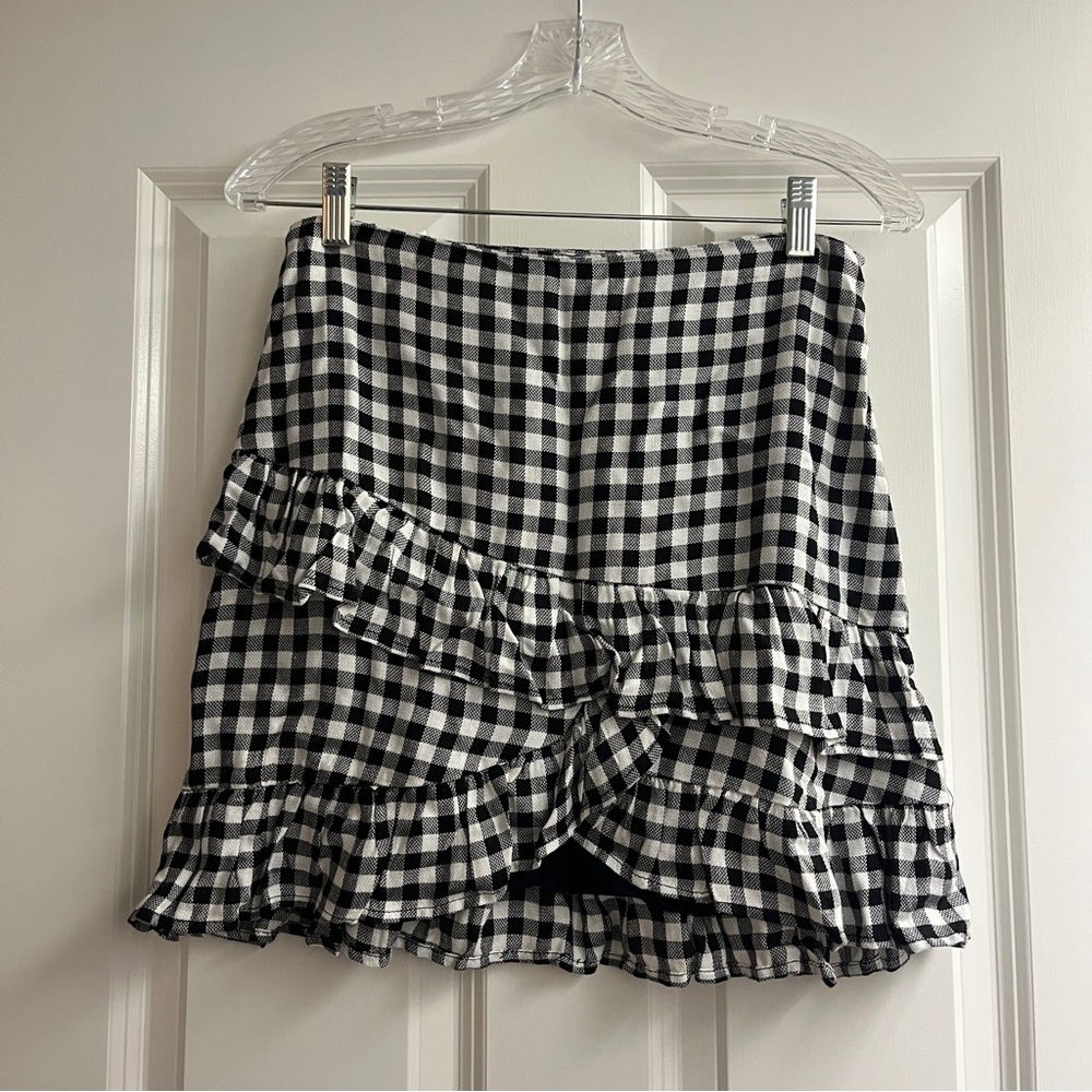 Black and White Gingham Mini Skirt Ruffle. Women’s Size Medium. Lost & Wander